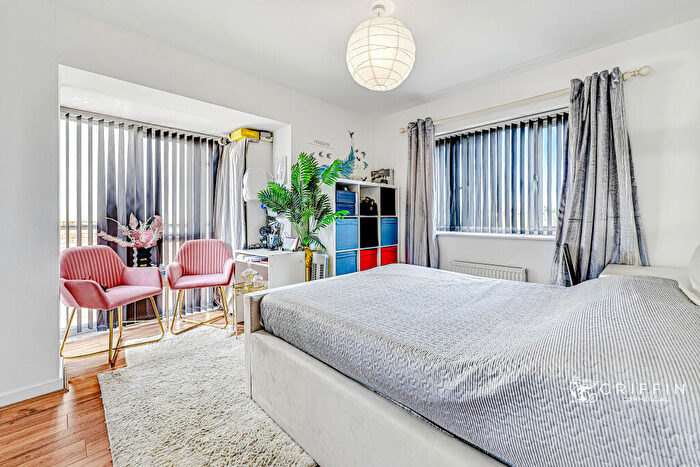 5 Bedroom Detached House For Sale In Griffiths Road, Purfleet, RM19