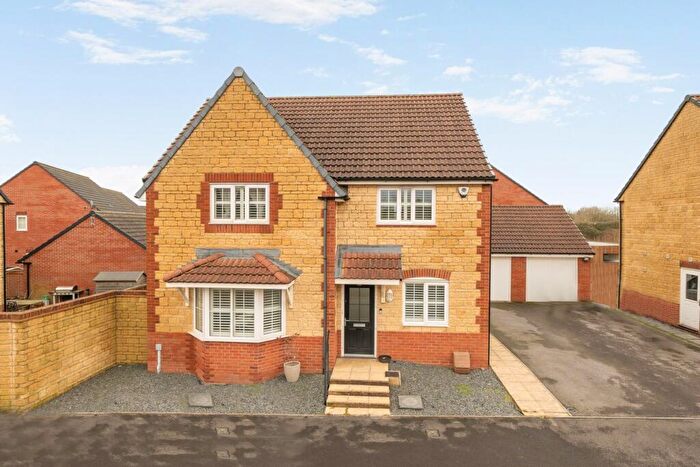 4 Bedroom Detached House For Sale In Kingfisher Road, Evercreech, BA4