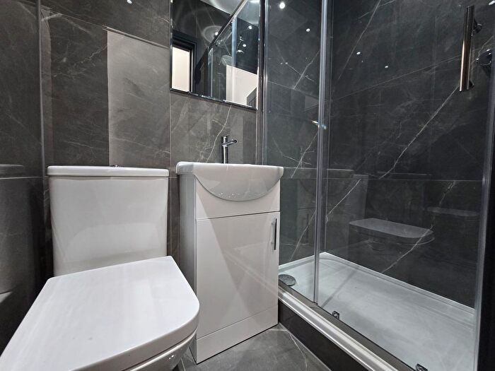 6 Bedroom Semi-Detached House To Rent In Shepiston Lane, Hayes, UB3