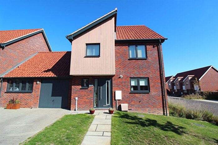 3 Bedroom Detached House For Sale In Barnfield Drive, Needham Market, IP6