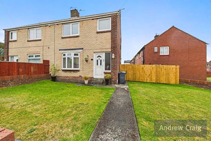 3 Bedroom Semi-Detached House For Sale In Highcroft Drive, Whitburn, SR6