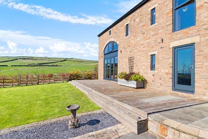 3 Bedroom Barn Conversion For Sale In Skipton Old Road, Colne, Lancashire, BB8
