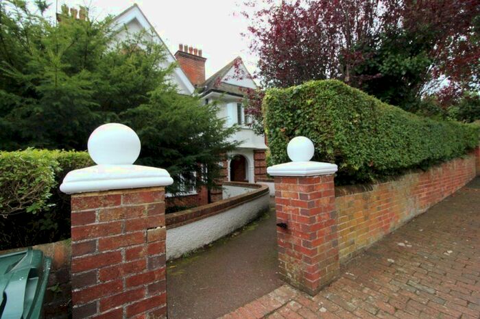 3 Bedroom Flat To Rent In Flat, Baslow Road, Meads, BN20