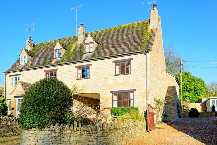 3 Bedroom Cottage For Sale In Naunton, Cheltenham, GL54