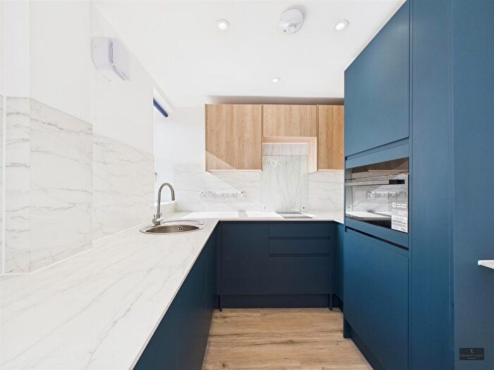 1 Bedroom Flat To Rent In Palace Gate, Exeter, EX1