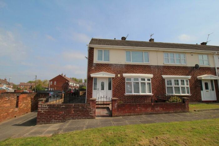 3 Bedroom Semi-Detached House To Rent In Cedar Grove, Hebburn, Tyne And Wear, NE31