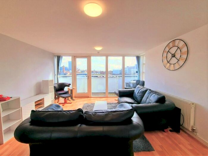 2 Bedroom Flat To Rent In Royal Quay, Liverpool, L3