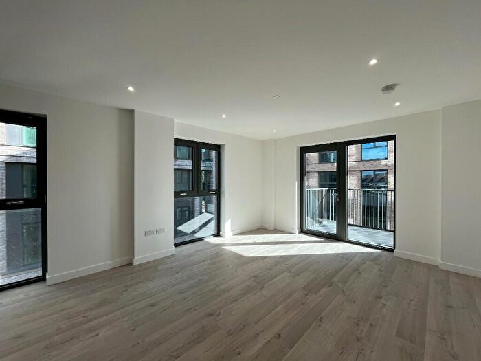 2 Bedroom Flat To Rent In Darter House, Anax Street, London, N4