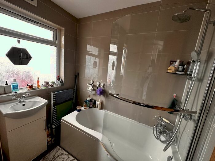 2 Bedroom Maisonette To Rent In Perth Avenue, London, NW9