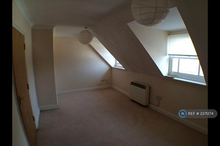 2 Bedroom Flat To Rent In Baldock Street, Royston, SG8