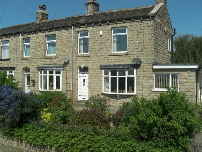2 Bedroom Cottage To Rent In The Court, Halifax Road, Liversedge, WF15