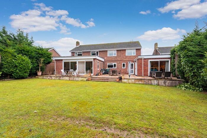 5 Bedroom Detached House For Sale In Switchback Road North, Maidenhead, SL6