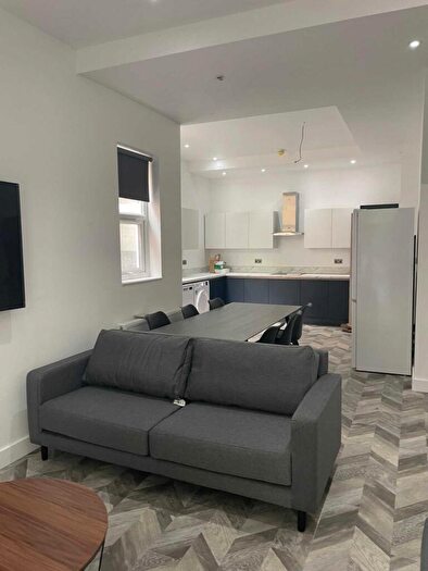 6 Bedroom Terraced House To Rent In Albion Road, Fallowfield, M14