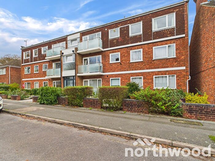 2 Bedroom Flat For Sale In Lower Queens Road, Ashford, Ashford, TN24