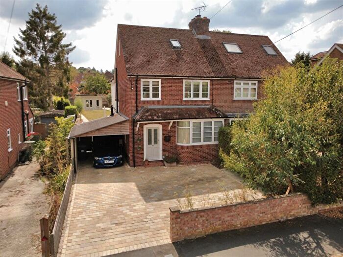 4 Bedroom Semi-Detached House For Sale In Bartlemy Road, Newbury, RG14
