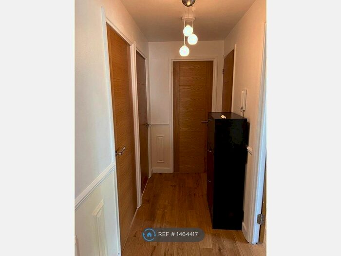 2 Bedroom Flat To Rent In Redford Close, Feltham, TW13