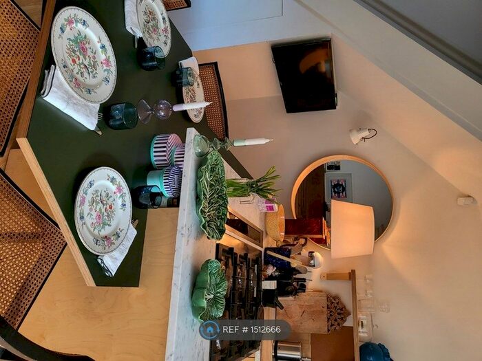 2 Bedroom Terraced House To Rent In Clarendon Close, London, E9