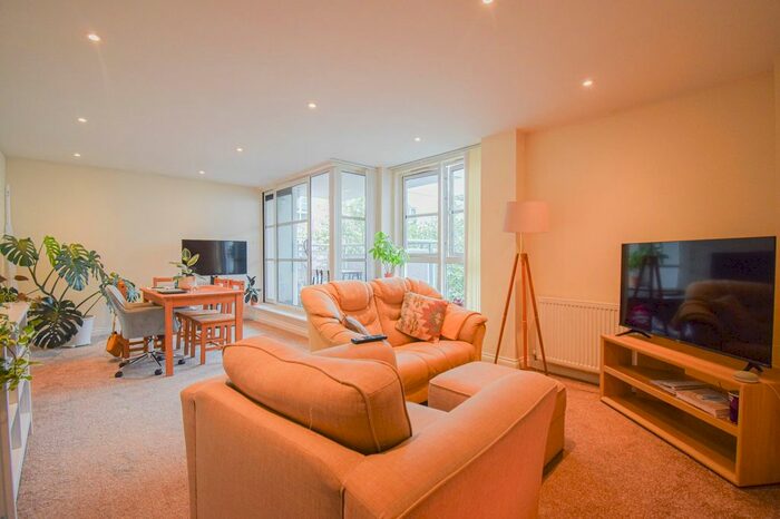 2 Bedroom Flat To Rent In Watkin Road, Leicester, LE2