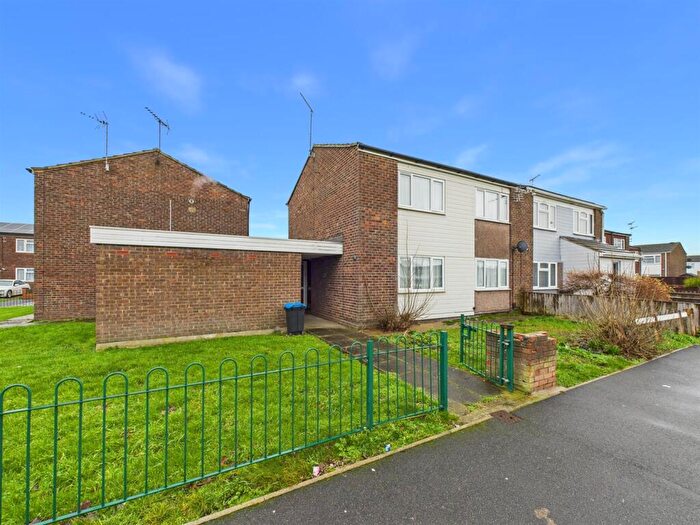 1 Bedroom Maisonette For Sale In Somerville Way, Prebendal Farm, Aylesbury, HP19