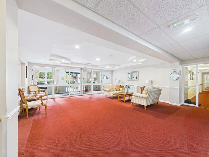 1 Bedroom Flat For Sale In Harold Road, Margate, CT9