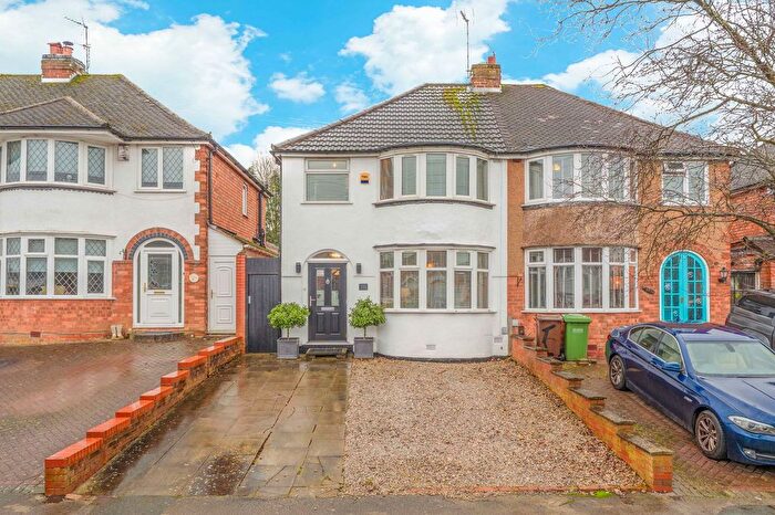 3 Bedroom Semi Detached House For Sale In Berkeley Road, Shirley, Solihull, B90