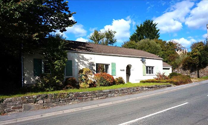 3 Bedroom Detached Bungalow To Rent In Llandeilo Road, Gorslas, Llanelli, SA14