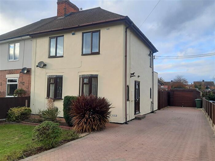 3 Bedroom Semi-Detached House To Rent In Bawtry Road, Harworth, Doncaster, DN11