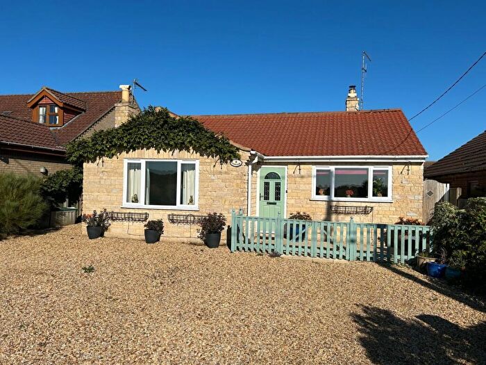 4 Bedroom Detached Bungalow For Sale In Edenham Road, Hanthorpe, Bourne, PE10
