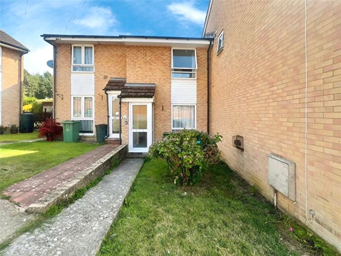 2 Bedroom Terraced House For Sale In Osborne Road, East Cowes, Isle Of Wight, PO32