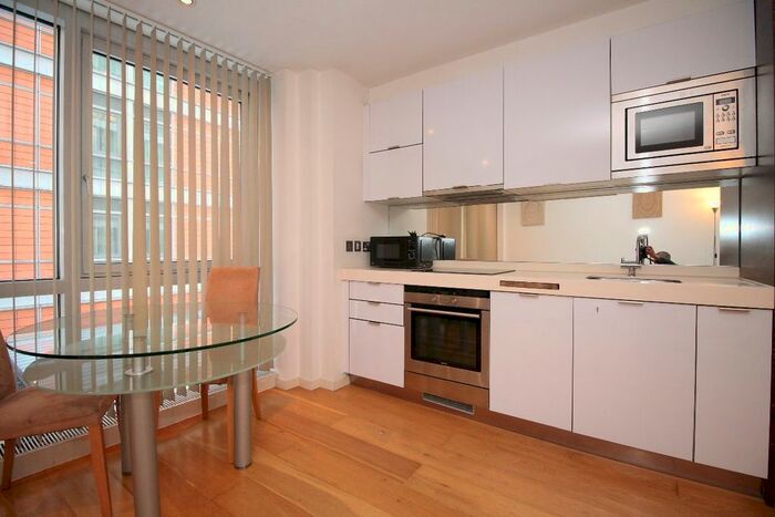 Studio To Rent In Ontario Tower, Fairmont Avenue, Canary Wharf, E14