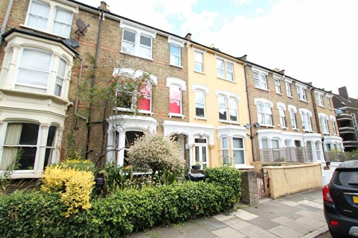 2 Bedroom Flat To Rent In Connaught Road, London, N4