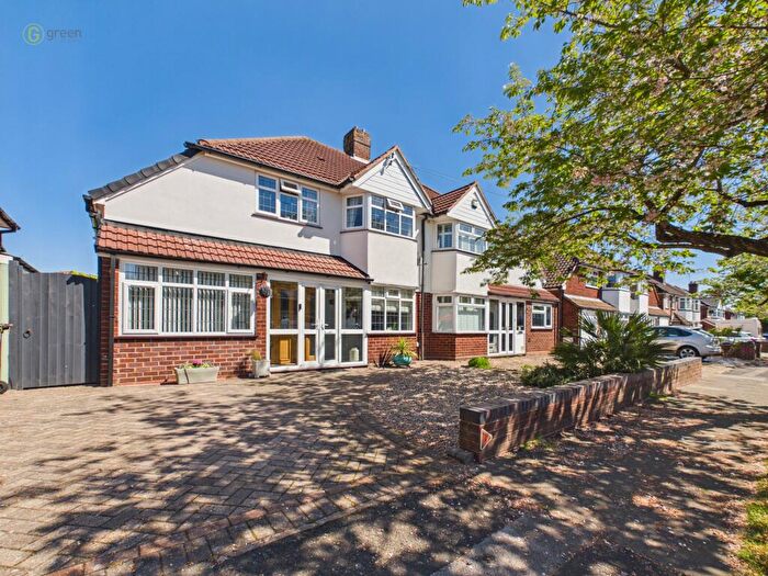 3 Bedroom Semi-Detached House For Sale In Donegal Road, Sutton Coldfield, B74