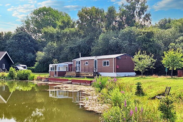 2 Bedroom Mobile Home To Rent In Nar Valley Lodges, PE32