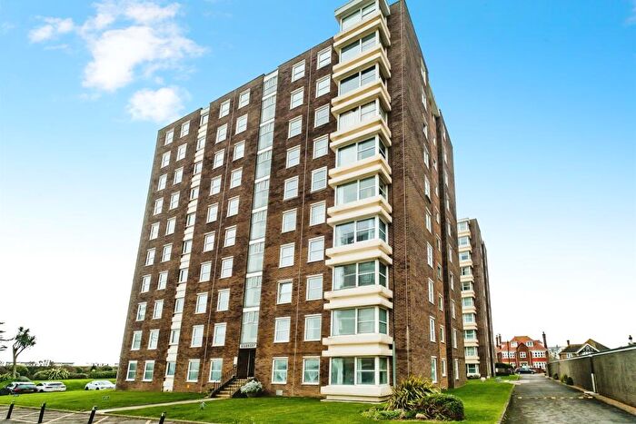 2 Bedroom Apartment For Sale In West Parade, Worthing, BN11