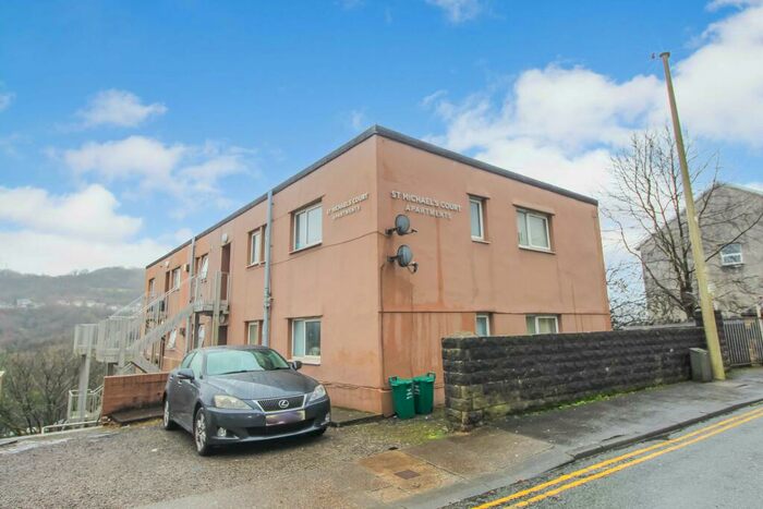 4 Bedroom Apartment To Rent In St Michael's Court, Wood Road, Treforest, CF37