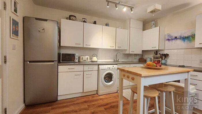 1 Bedroom Flat For Sale In Grovelands Road, London, N15