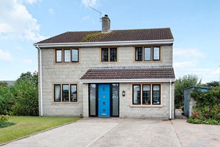 4 Bedroom Detached House For Sale In Brookland Road, Langport, TA10