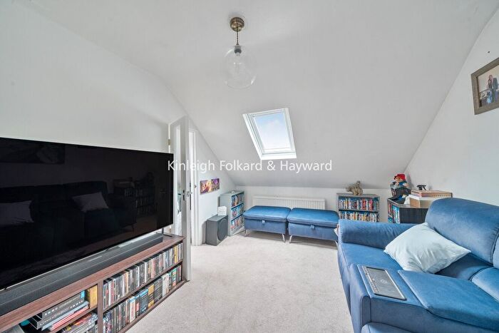 2 Bedroom Flat To Rent In Ellesmere Road, Chiswick, London, W4