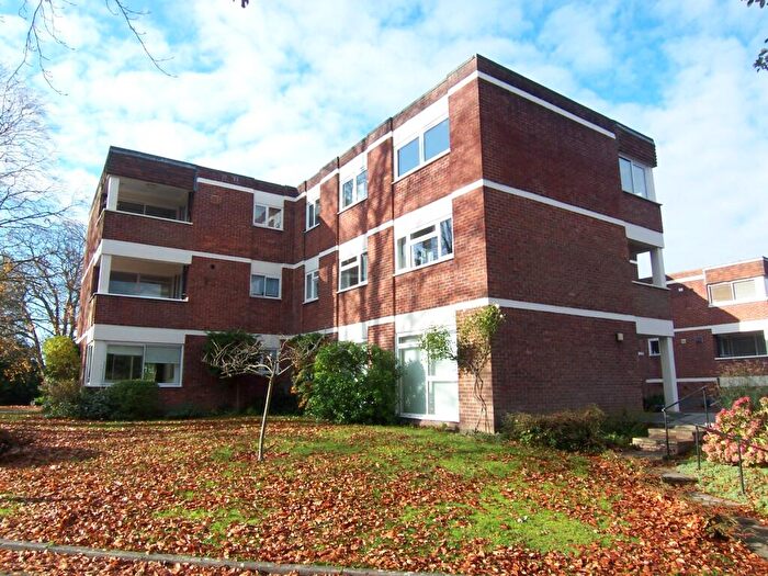 2 Bedroom Flat To Rent In Hipley Court, Warren Road, Guildford, GU1