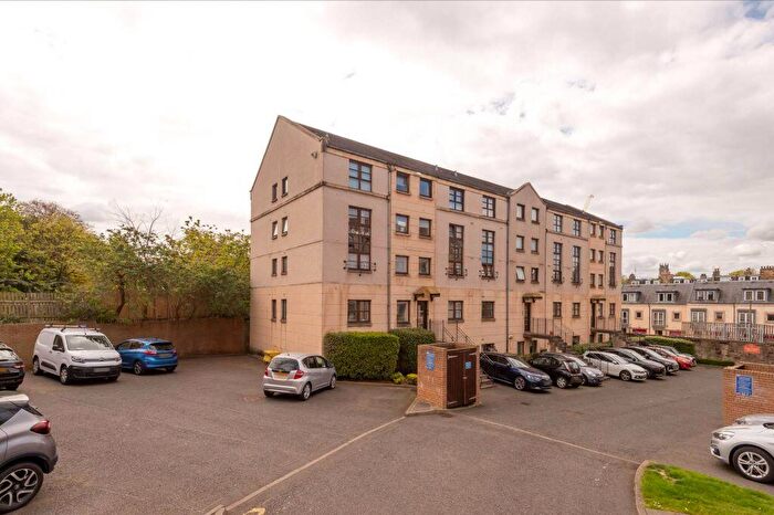 2 Bedroom Flat For Sale In / Rodney Place, Edinburgh, EH7