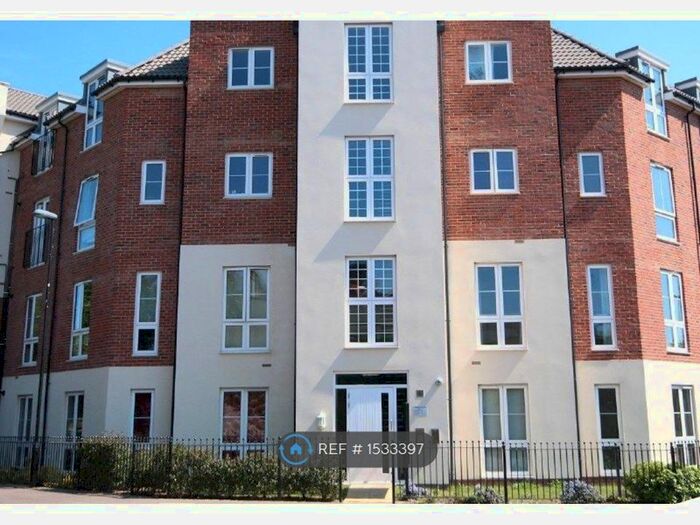2 Bedroom Flat To Rent In Stephenson Court, Worthing, BN13
