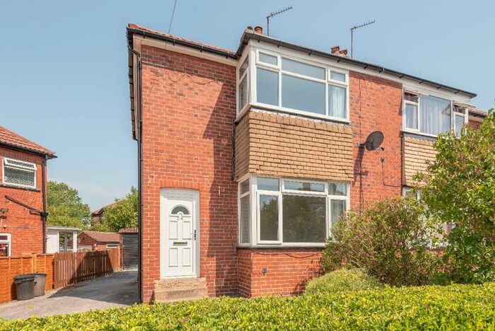 3 Bedroom Semi-Detached House To Rent In Parkland Gardens, Meanwood, Leeds, LS6