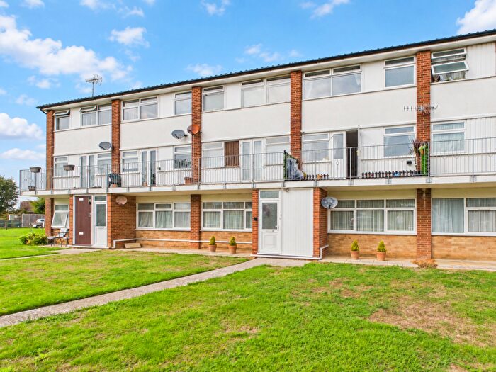 2 Bedroom Flat For Sale In St. Thomas Court, Pagham, Bognor Regis, PO21