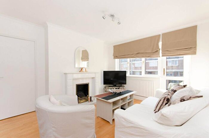 3 Bedroom Flat To Rent In Aquila Street, St John's Wood, London, NW8