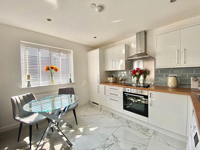 2 Bedroom Flat To Rent In Farrier Close, Pendlebury, M27