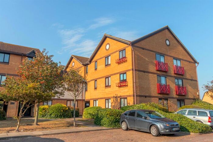 2 Bedroom Flat To Rent In Heybridge Court, Clacton-On-Sea, CO15