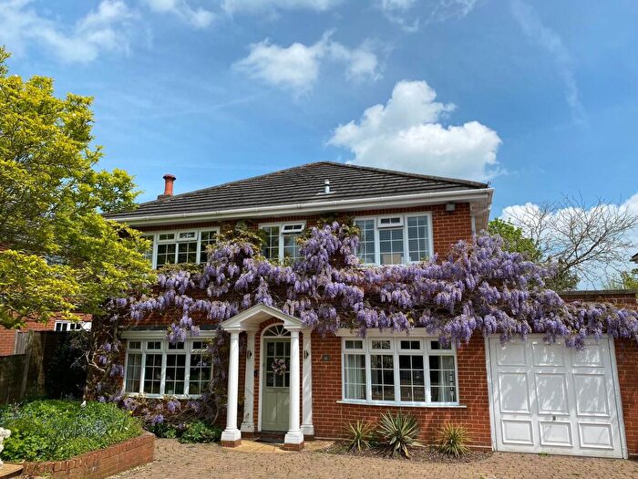4 Bedroom Detached House For Sale In Woodside Avenue, Beaconsfield, HP9