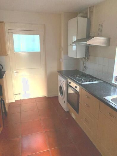 3 Bedroom Semi-Detached House To Rent In Edmondscote Road, Leamington Spa, CV32