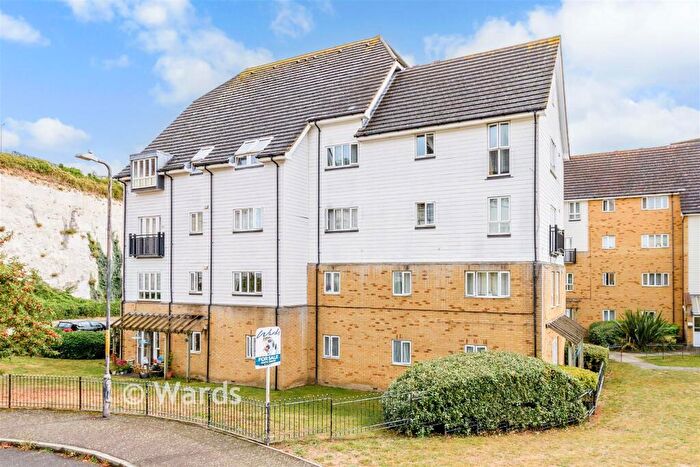 2 Bedroom Flat For Sale In Waterside, Gravesend, Kent, DA11