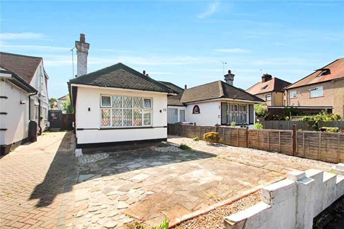 2 Bedroom Bungalow For Sale In Marlow Gardens, Southend-on-Sea, Essex, SS2